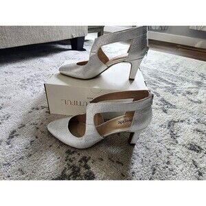 Life Stride Womens 10M Giovanna 2 Pump Shoes Silver Point Toe Cutout G0661S2900
